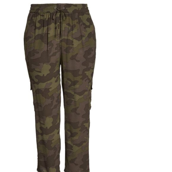 BP. High Rise Camouflage Cargo Pants - Picture 3 of 10